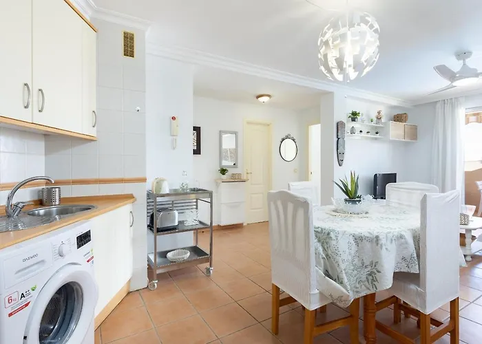 Junto Al Mar * El Médano